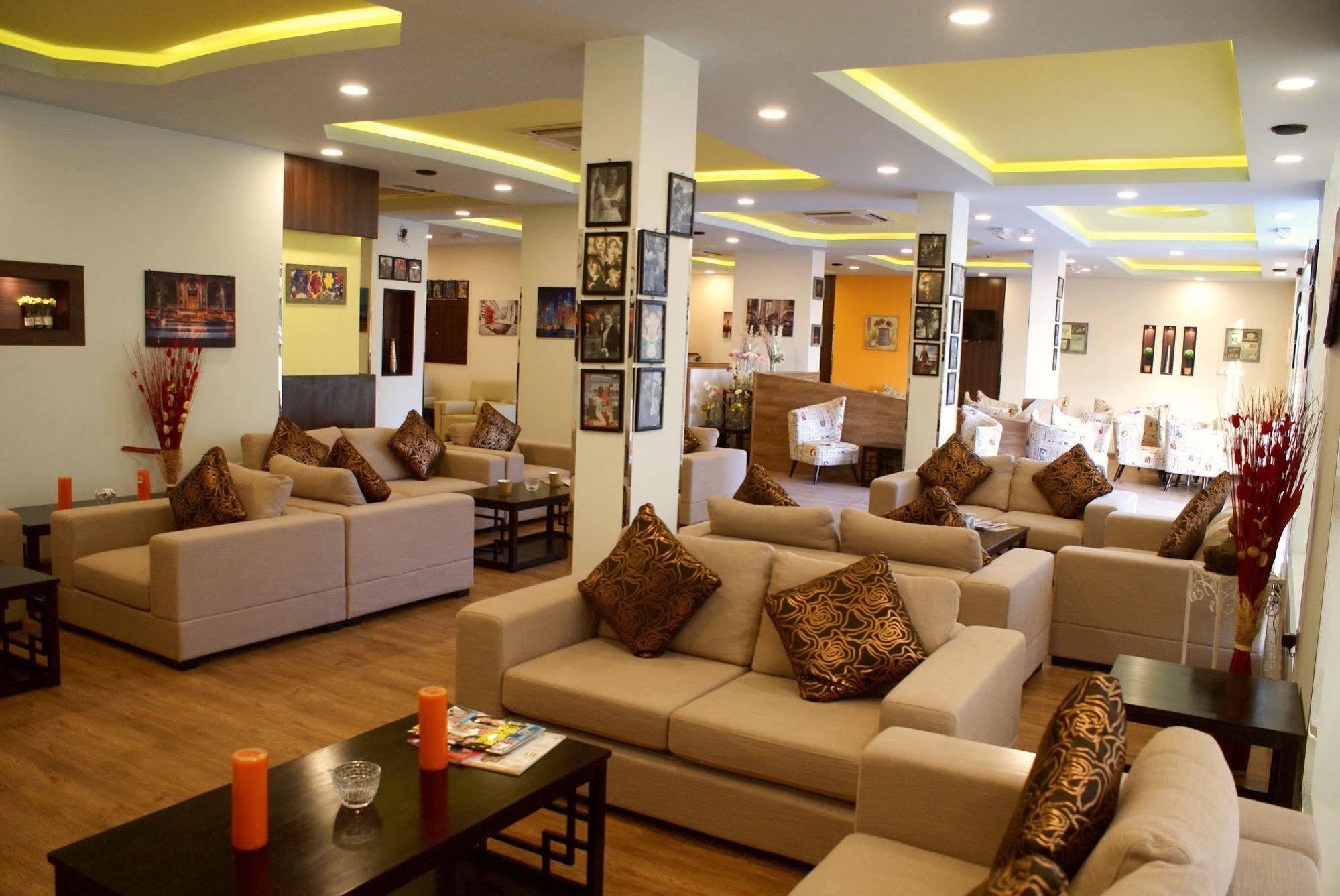 Weekend Hotel & Apartments Mascate Exterior foto