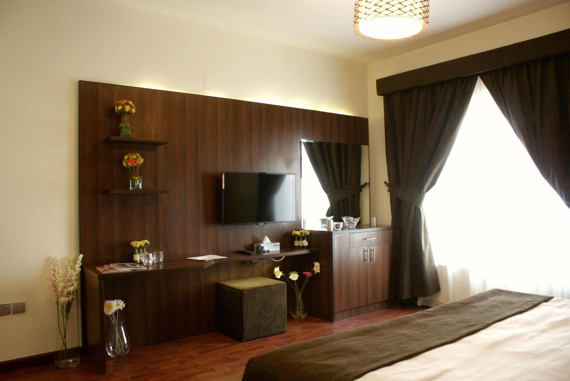 Weekend Hotel & Apartments Mascate Exterior foto
