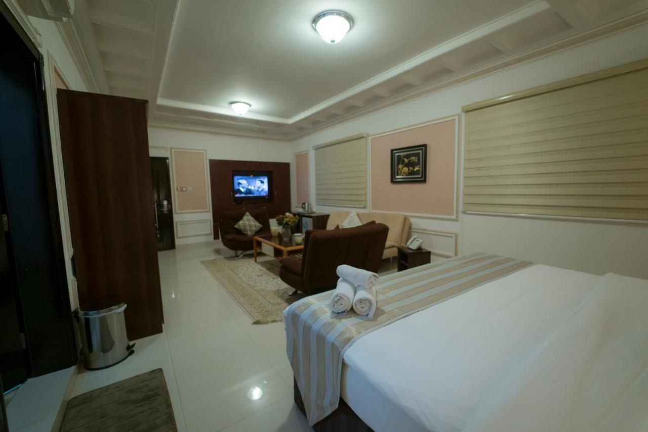 Weekend Hotel & Apartments Mascate Exterior foto